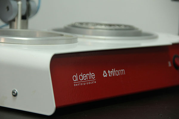 thermoforming_device